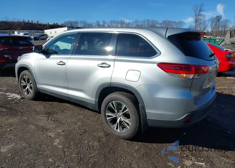 2019 Toyota Highlander Le z USA, uszkodzony, nr VIN 5TDBZRFH7KS950730